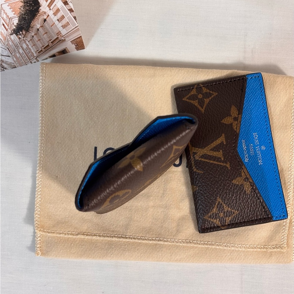 Gorgeous Louis Vuitton Kirigami Cardholder Sold - Picture 14 of 15